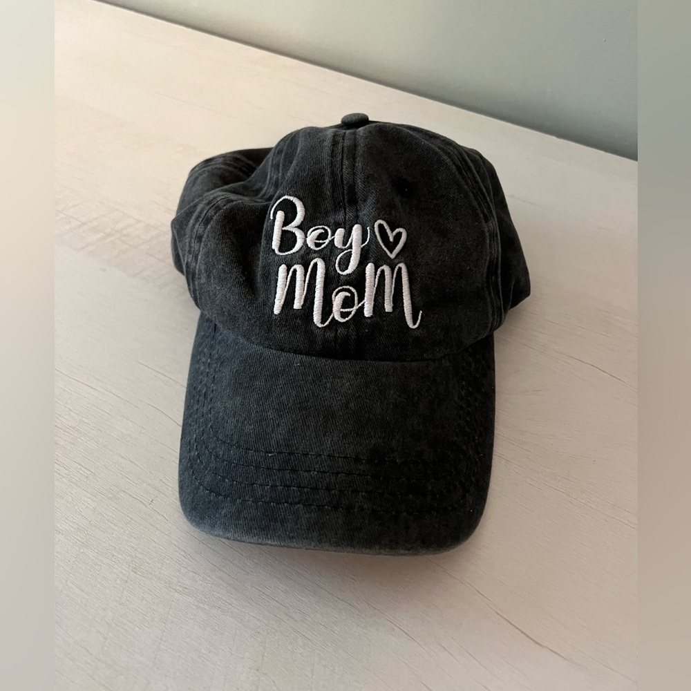 Boy Mom hat - NEW!